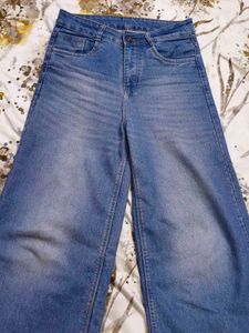 Blue High-Waist Wide-Leg Jeans 👖💙