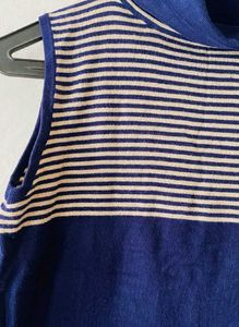 Sleeveless Turtleneck Knit Top
