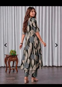 Chic Leaf Print Kurta Set