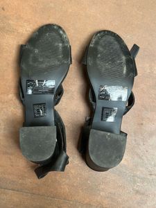 Forever 21 Women's Black Ankle Strap Sandals