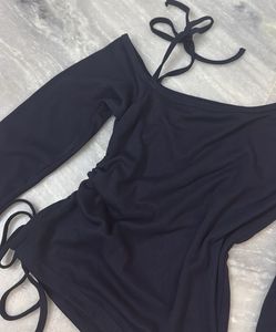 Chic Black One-Shoulder Ruched Top