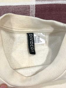 H&amp;M crop Cream L'eternite Sweatshirt