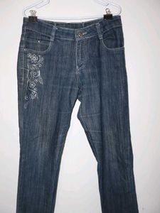 Women's Blue Denim Jeans with Floral wor