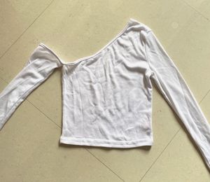 🦢 ✨ Urbanic White One-Shoulder Top