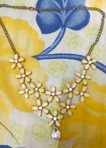 Chic Flower Pendant Necklace