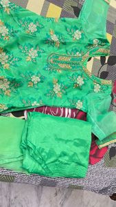 Green partyware net suit