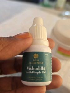 OXYGLOW HERBAL LACTOBLEACH AND PIMPLE GEL