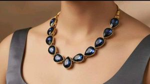 Elegant Teardrop Necklace