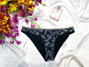 🇳🇿💫🎀Black Leaf Print Bikini Bottom