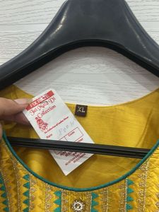 Yellow Embroidered Kurta Set (L)
