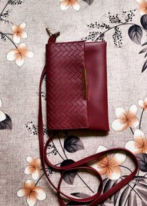 Chic Burgundy Crossbody Bag