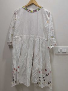 Embroidered White Cotton Kurta