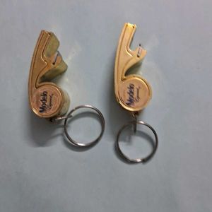 Modelo Especial Keychain Set