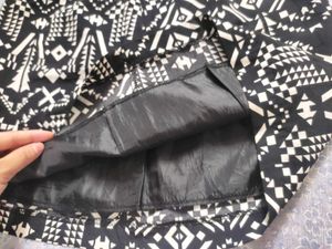 Monochrome Geometric Print Mini Skirt