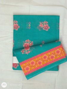 Beautiful Floral Saree with Free Cotton Towel