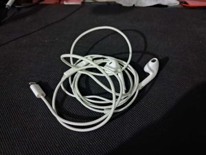 Apple EarPods with Lightning Connector
