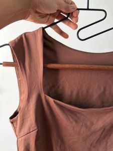 SHEIN Square Neck Sleeveless Top