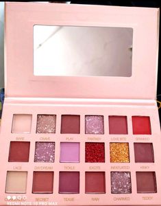 BRAND**NEW* NUDE EDITION.. eyeshadow 18 Colour Pal