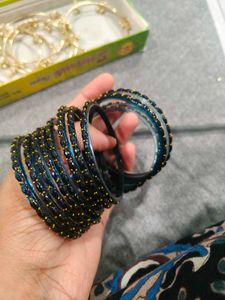Elegant Dark Blue Glass Rain Drop Bangles Set