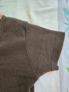 Brown Ribbed V-Neck Cropped Top