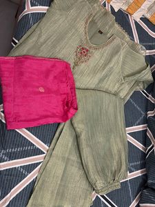 Elegant Green Embroidered Kurta