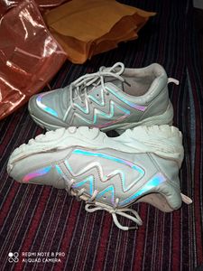 Girls shoes