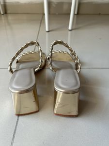 Rindas Gold Block Heels