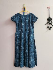 I'm Selling A Dress.