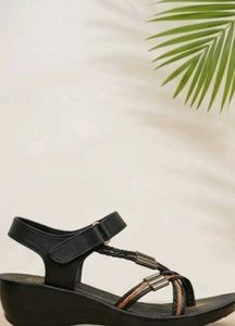 black and golden ✨️ slipper