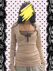 Long Sleeve Scoop Neck Top