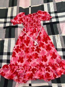 size( M) Chic Pink Floral Maxi Dress with Smocked