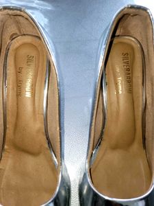 Chic Silver Pointed Toe Heels