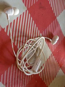 White Wired Earphones full working condition