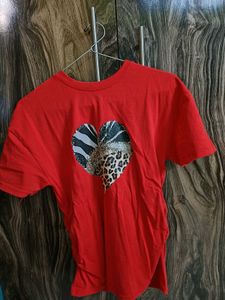 Red Heart Graphic T-Shirt from shein