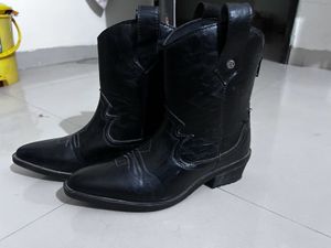 Black Cowboy Boots