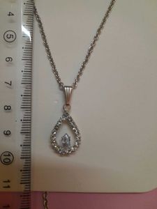 Minimalistic Teardrop Pendant Necklace