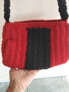👜Handmade Red &amp; Black Sling Bag