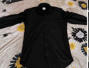 Men's Black Button-Up Shirt