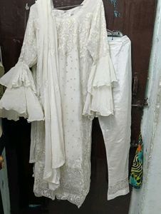 Elegant White Kurta Set with Dupatta