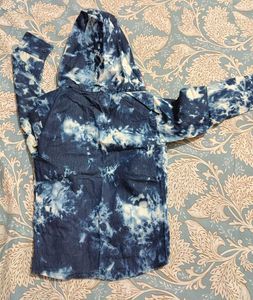 T-Shirt with hoodie jacket(shirt)