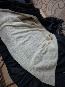 Chic Black Padded Jacket with Faux Fur