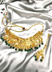 Exquisite Kundan &amp; Emerald Choker Set