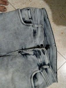 Stylish Acid Wash Jeans with White Tank