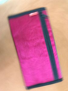 Unique Two-Tone Clutch