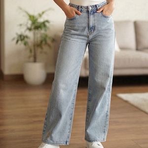 Light Wash Straight Fit Jeans