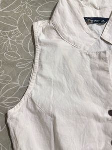 White Sleeveless Collared Top | Casual Chic Button
