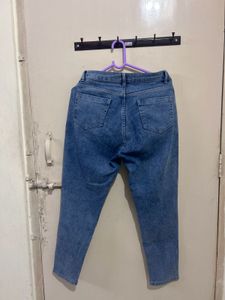 Distressed Mom Jeans Size 28