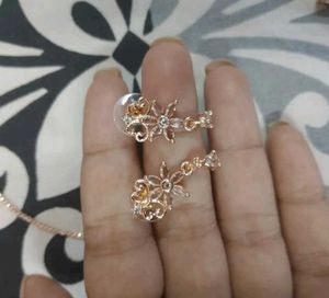 Exquisite Rose Gold Necklace &amp; Earring Set
