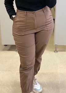 UNIQLO’s Brown Joggers Trousers