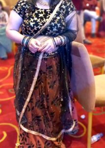 lehenga choli m embroidery work hai aur velvet ka